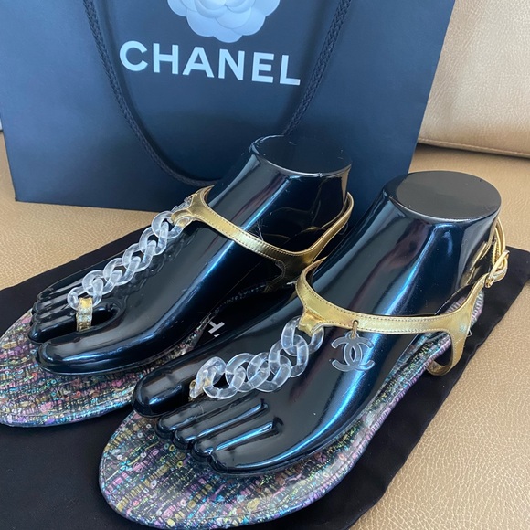 Chanel❌ On HOLD❌ DO NOT BUY‼️Thong T-strap Sandals - Picture 3 of 7